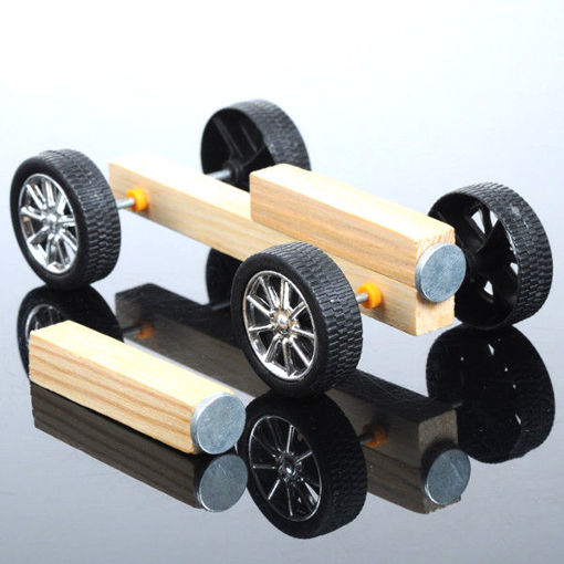 Immagine di DIY Handmade Small Wooden Car Kit Magnetic Wood Model Assembly Toy